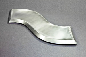 Kerzenteller Welle - Messing, silber
